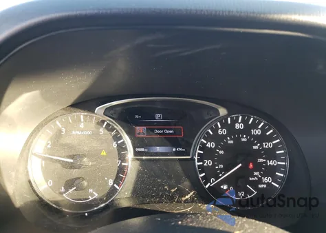 2019 Nissan Pathfinder S z USA, uszkodzony, nr VIN 5N1DR2MN8KC603011
